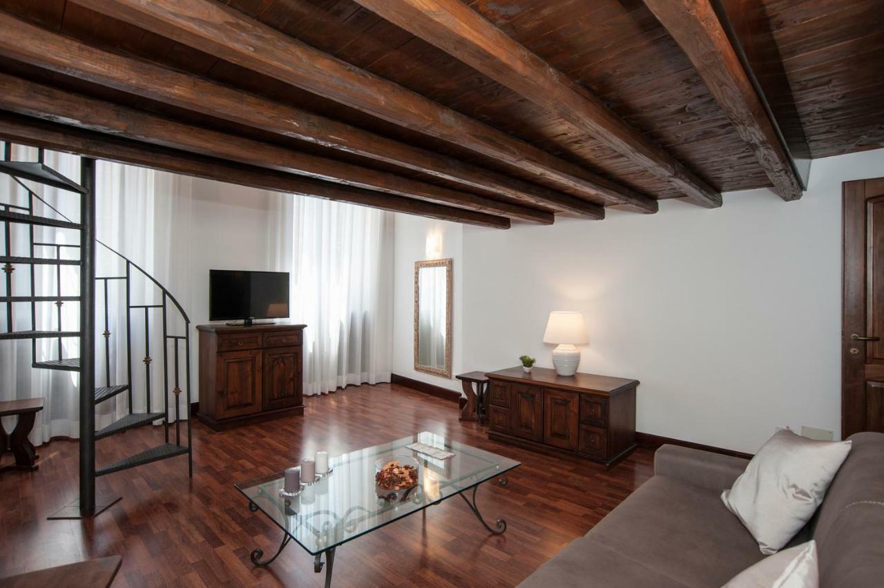 La Casa Di Laura A Trastevere Roma