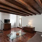 La Casa Di Laura A Trastevere